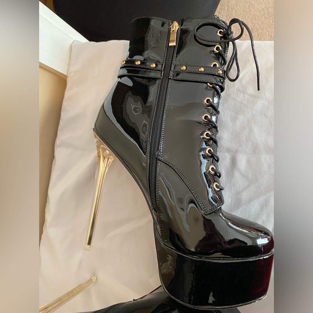 6” Stiletto platform lace up boots